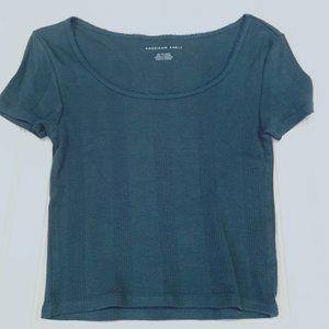 Gently used American Eagle XS hunter green crop top
